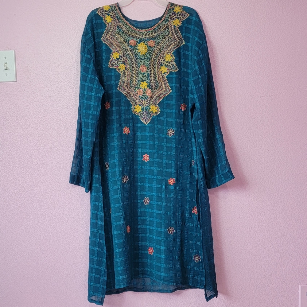 Kurti,Tunic embroidered sheer / Large.